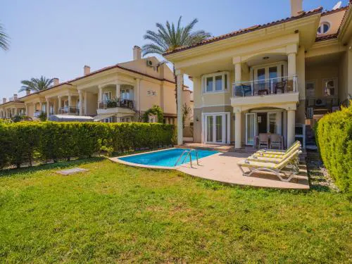 Fethiye de Denize Sıfır 8 Kişilik Villa