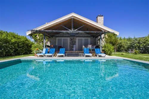 Villa Alcedo - Atthis