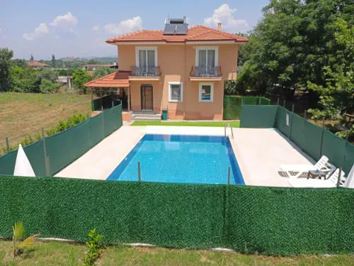 Villa Mayki