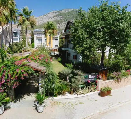 WEST HOUSE EXCLUSIVE HOTEL