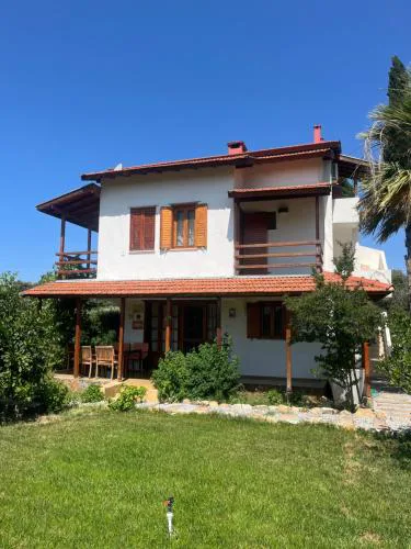Mandalina Kapı Evleri