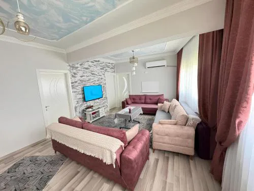 Gökçen Home