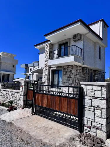 Villa Kataraktis