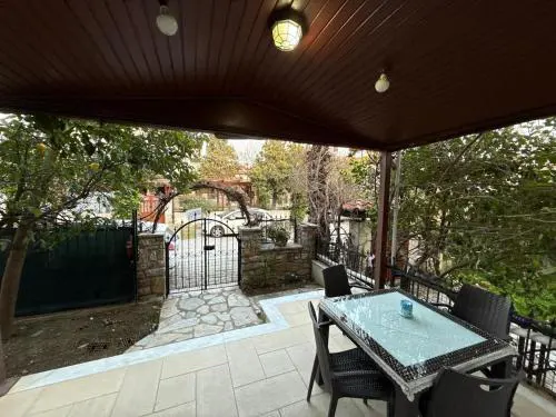 Apartment with Terrace in a Central Location, 100 Steps from the Sea