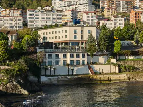 Waveside hotel