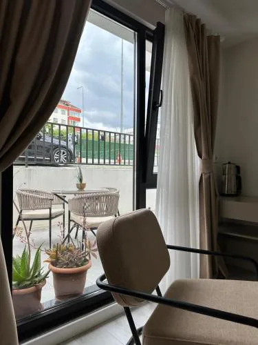 THE DECK OTEL