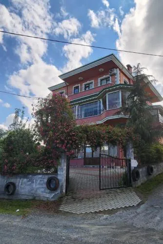 Trabzon Gürbulakta kiralık villa