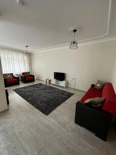 Trabzon Meydanın Göbeğinde Kiralık Daire