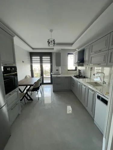 Deniz ve Şehir Manzaralı Lüks Kiralık Daireler