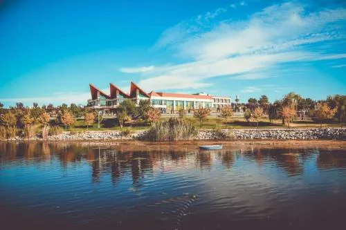 Kronos Hotel