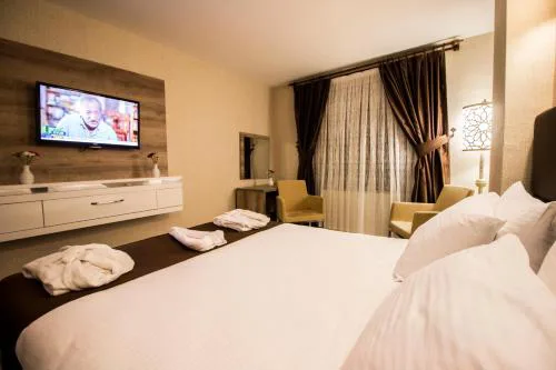 Business Han Hotel
