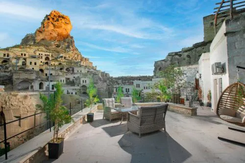 Ortahisar Castle View Cave House