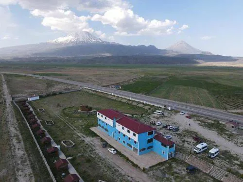 Parasut Village Hotel