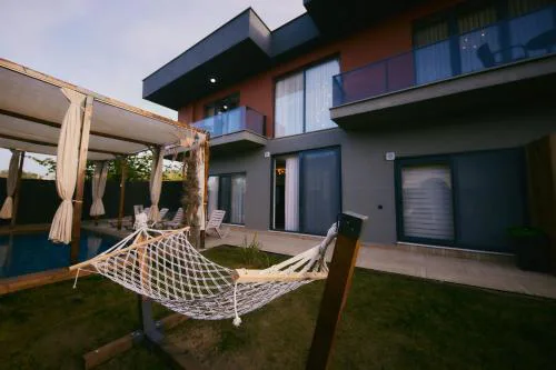 Andalus Villas Lake View NO ALCOHOL ALLOWED with Heated Pool