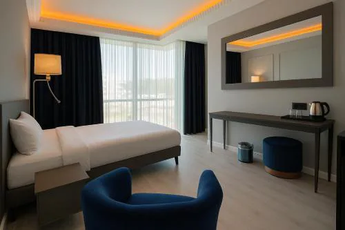 Loft Airport Hotel