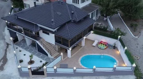 Detached Villa with Private Pool and Sea View