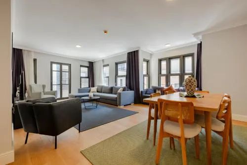 3-Bedroom Family Suite in Managed Aparthotel - Elevator & Parking near Taksim Square