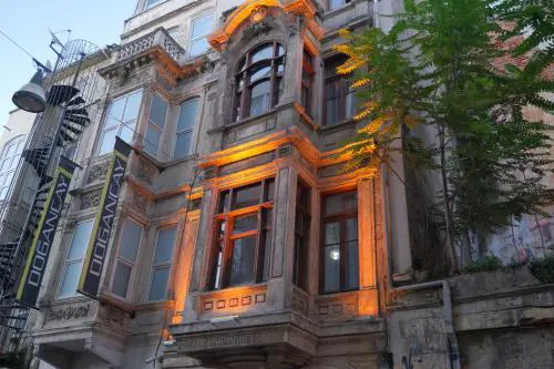 Adamantides Hotel
