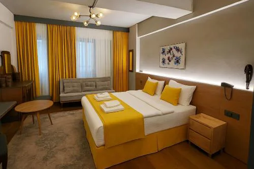 Aleksandr Pera Hotel