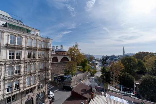 Central Apartment with Bosphurs View