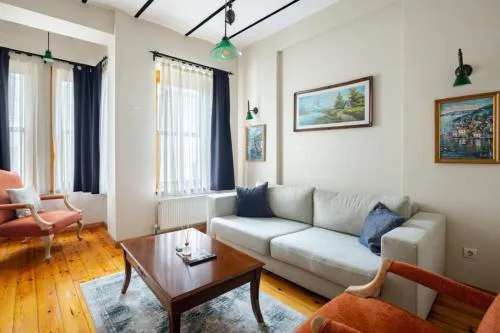Cool Authentic 2BD2Bath Galata Tower Home! #413