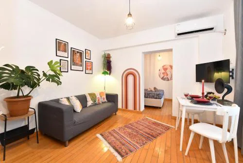 Cute Flat Vintage Design AC Galata