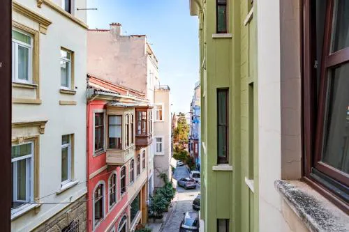 Homie Suites - Modern Apartments Nearby Istıklal Street & Galata Tower