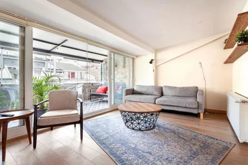 Prime location with terrace