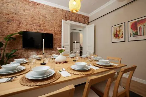 Spacious 6BR 3Bath AC in Center - Santur D5-6