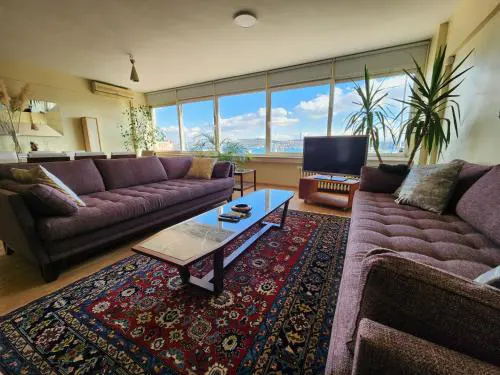 Stunning 1BR w Sea View close to Galataport !