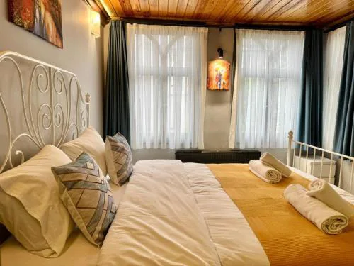 Taksim White Hotel