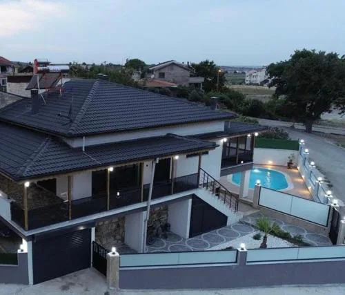 Detached Villa with Private Pool and Sea View