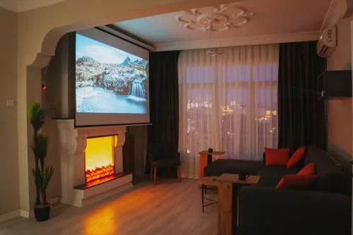 4 BR Flat with Terrace and Hot Tub in Historic Istanbul