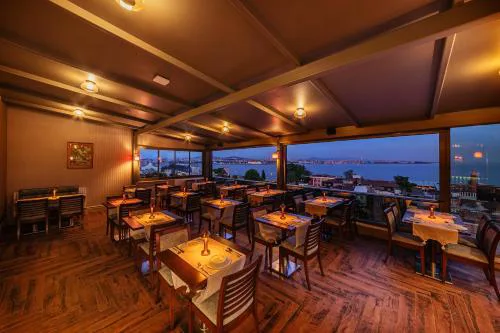 Azade Premier Hotel