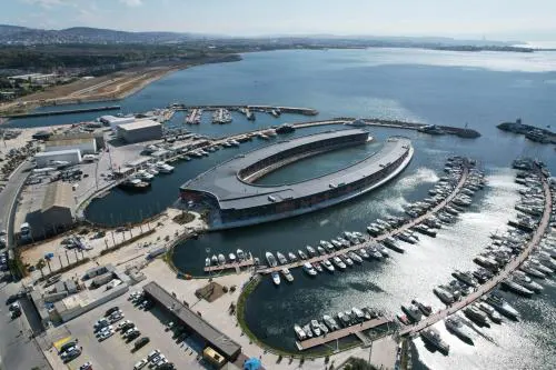 Crowne Plaza Istanbul Tuzla Viaport Marina by IHG