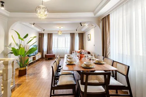 Elsol Mansion - Three Bedroom Flat