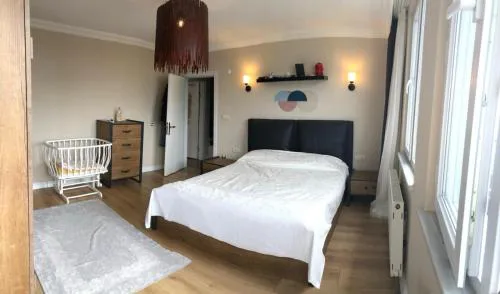 forest villa, 6 minutes from the airport