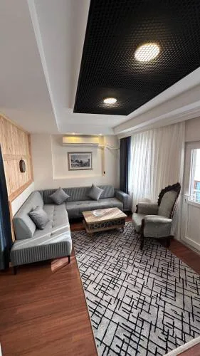 Golden Wood Suites