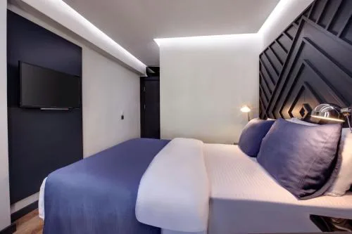 Gorgeous Hotel Roomg