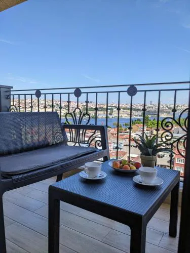 New Stylish Apartment with Panoramic Views