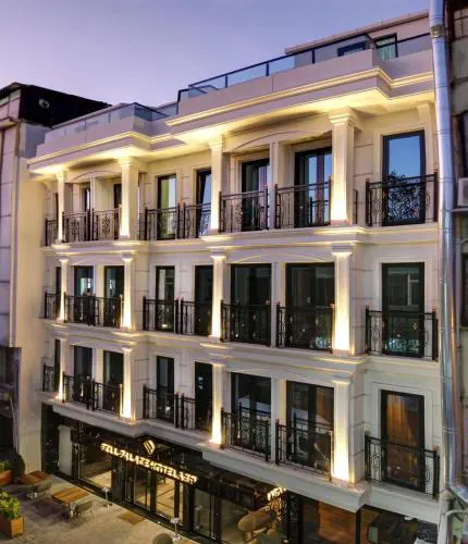 Pell Palace Hotel & SPA
