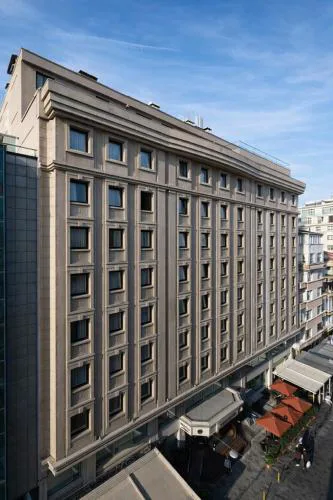Revia Square Hotel