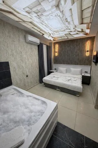 Royal Fsm Suites