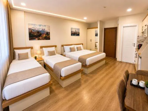 The Grand Valence Hotel