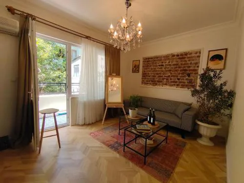 balcony 2BR apt near to nişantaşi #2