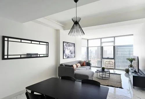 Beautiful Modern 1BD Condo Views w PoolGym! #223