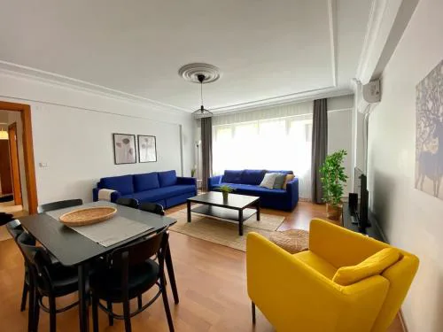 Central Location 3 Bedroom Flat - No6