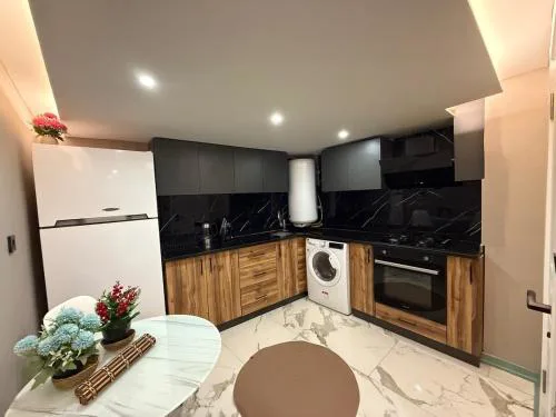 Cozy duplex with a private terrace near the metro