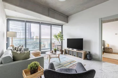 Elegant 1BD Terrace Gem PoolParking! #344