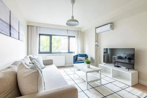 Modern Prime Location 1Bed Bright Home! #243